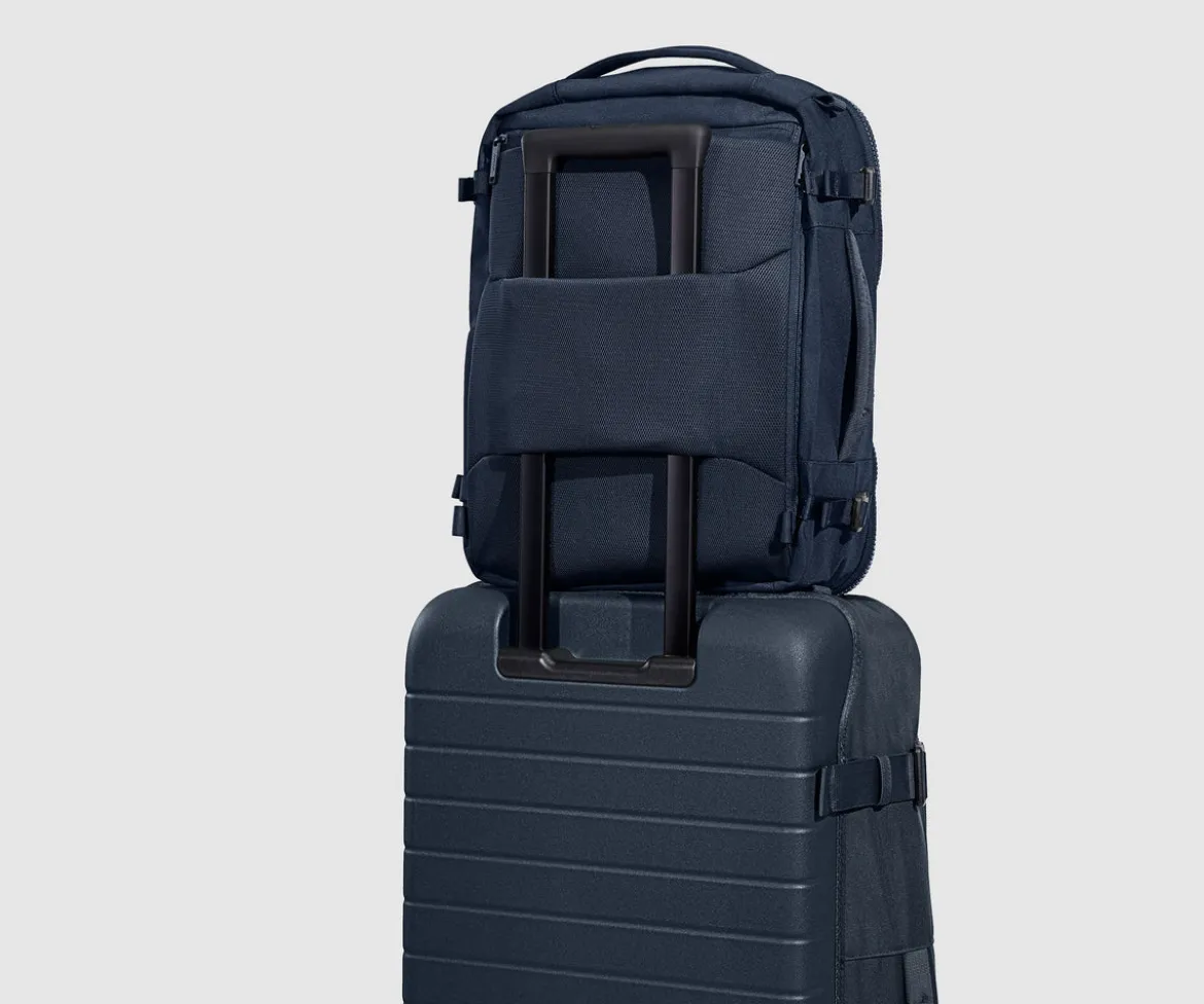 Active Convertible Backpack 25L in Navy Blue
