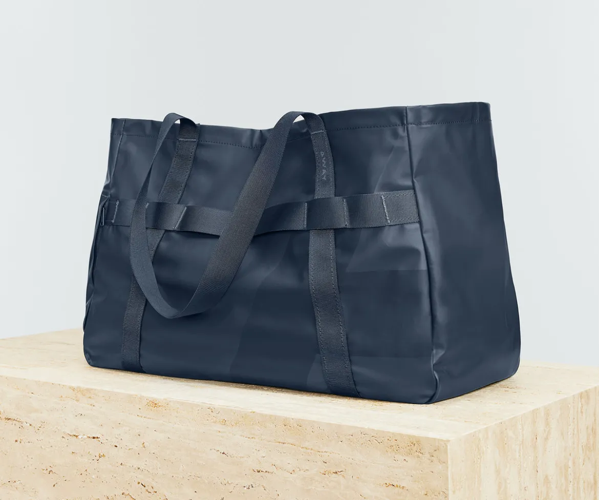 Active Tote 45L in Navy Blue