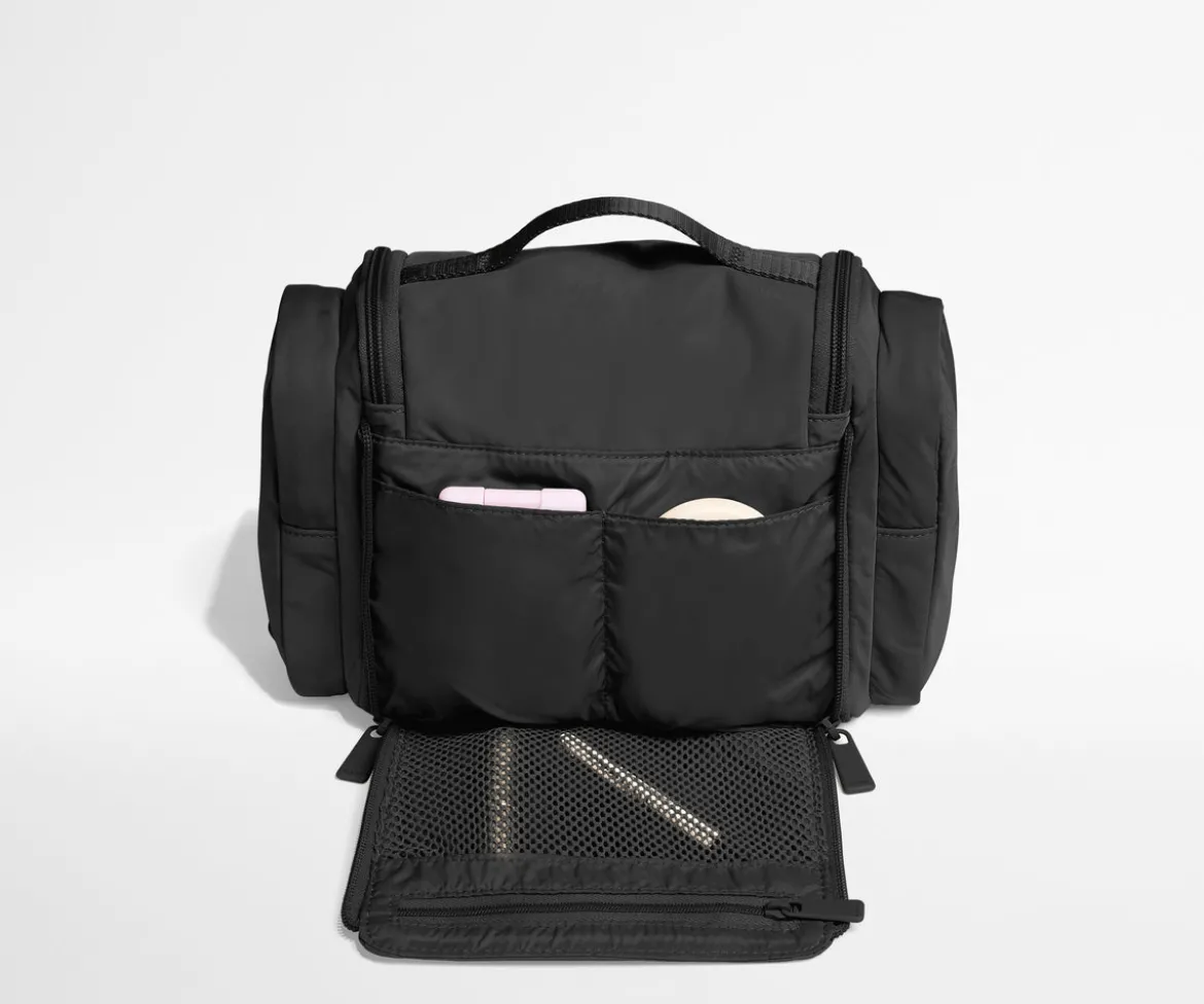 Featherlight Hanging Travel Vanity in Jet Black