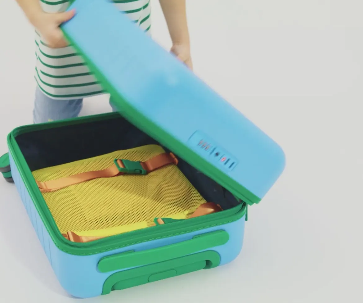 The Kids Carry-On in Chase Badge Blue
