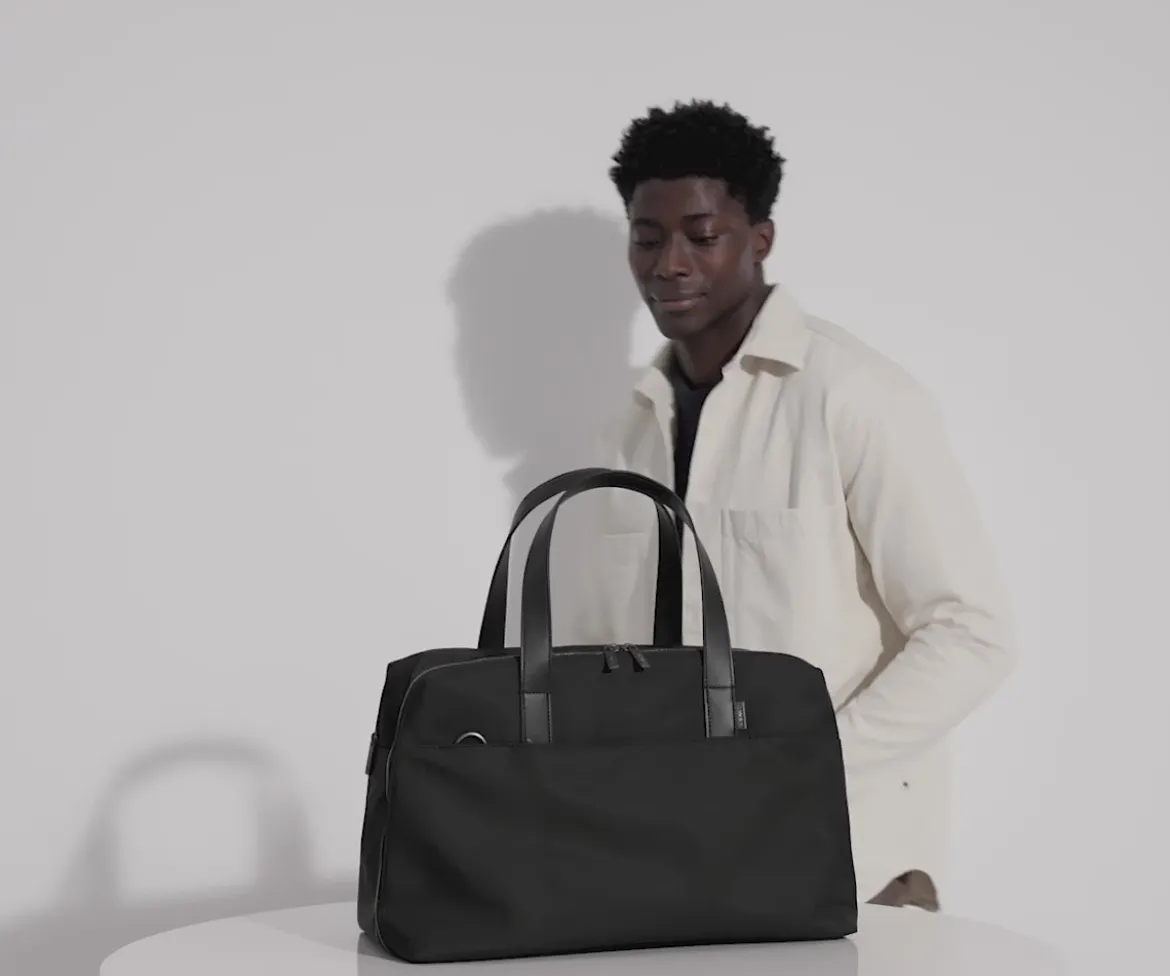 The Overnight Bag in Navy Blue